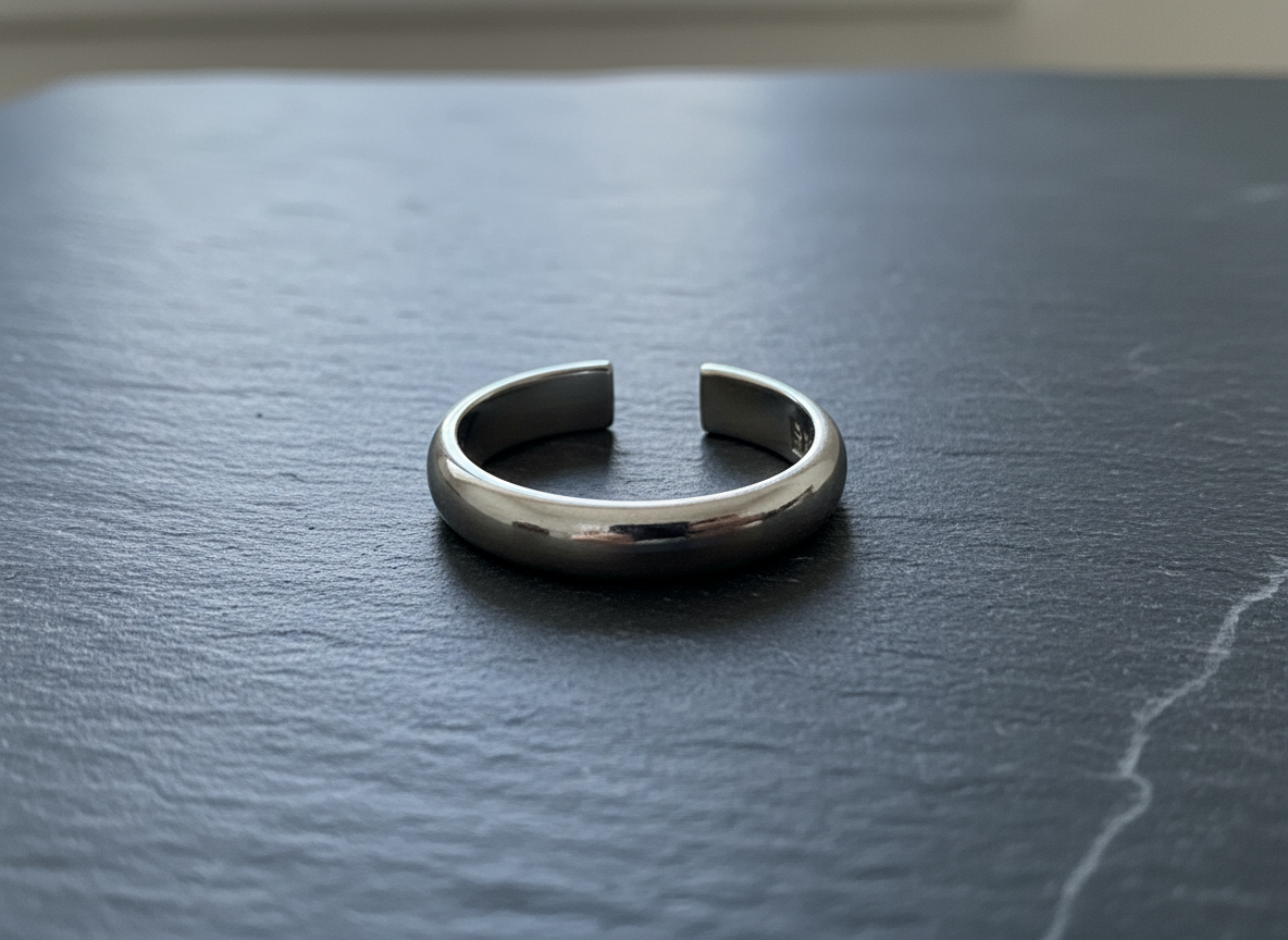 Rounded 925 Sterling Silver Ring